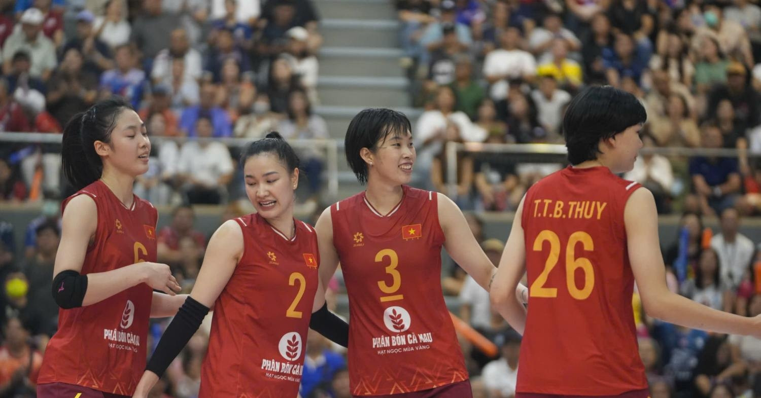 Vietnam lose to Philippines, SEA V.Cup title hopes all but over