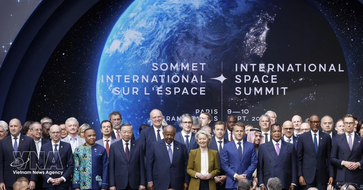 VN leader proposes space network for development, resilience at global summit