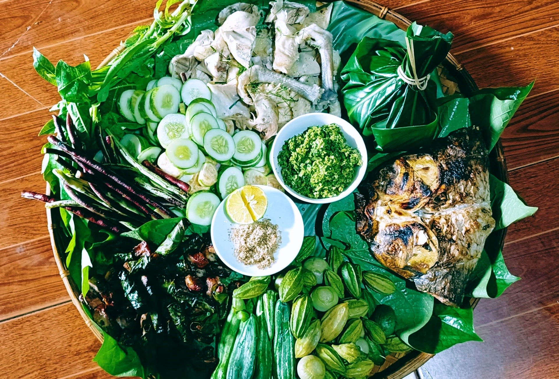 a5Bí thư bản vùng cao.jpg