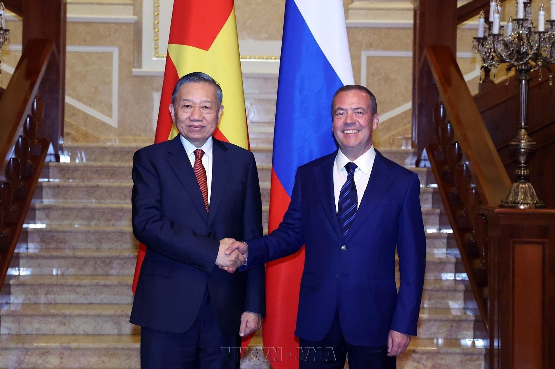 https://static-images.vnncdn.net/vps_images_publish/000001/000003/2026/9/13/nga-phap-danh-su-don-tiep-nhieu-nghi-le-dac-biet-voi-tong-bi-thu-chu-tich-nuoc-536.jpg