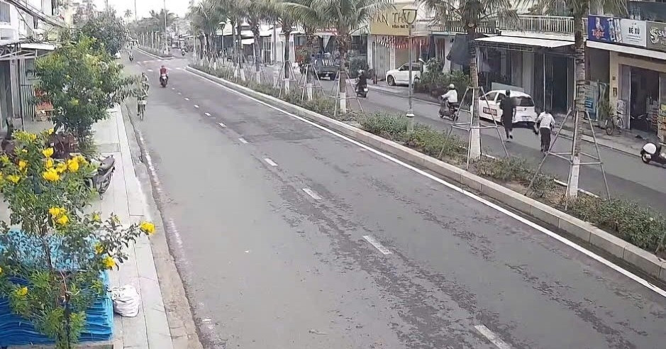 Foreign suspects arrested an hour after gold shop theft in Vietnam