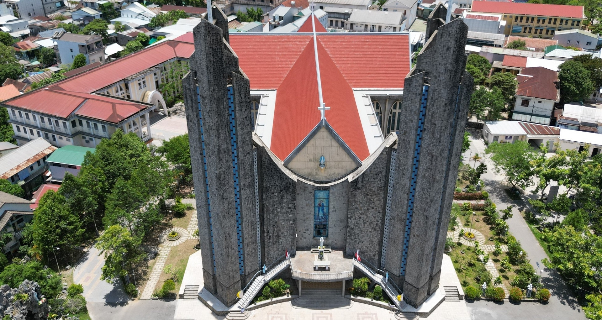 The remarkable architecture of Hue’s nearly 40-year cathedral project