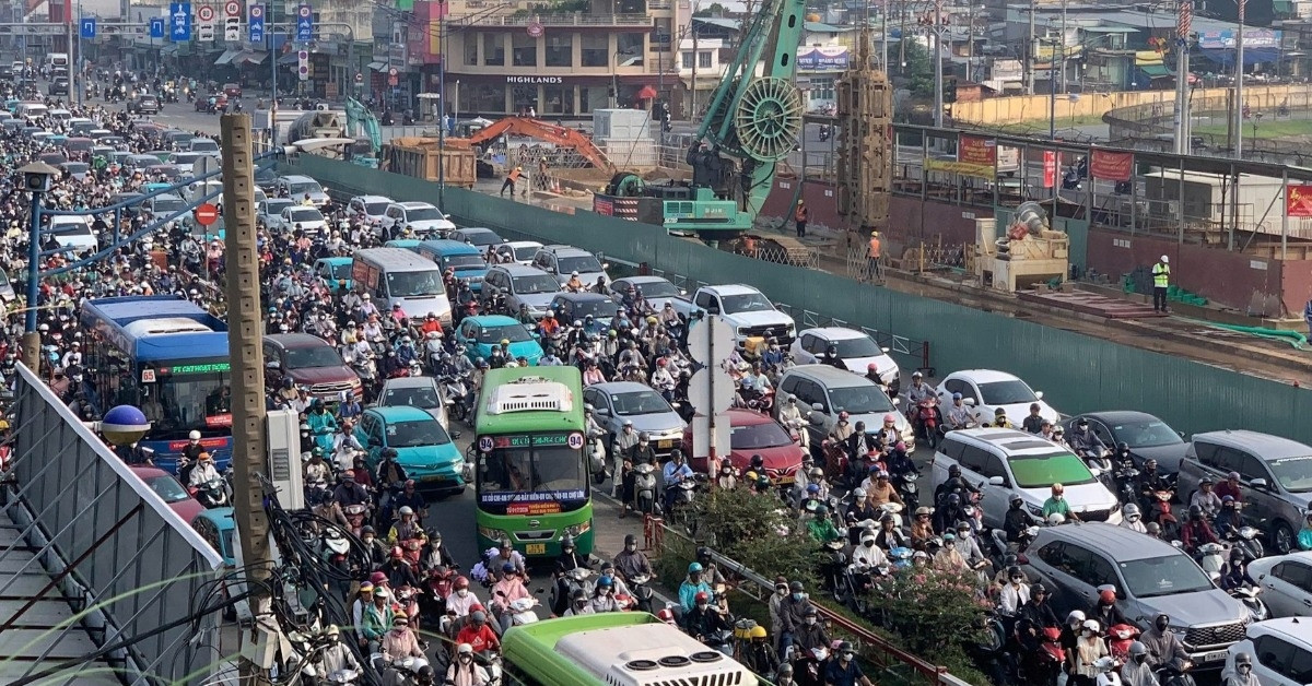 Ho Chi Minh City metro construction brings gridlock to major gateway