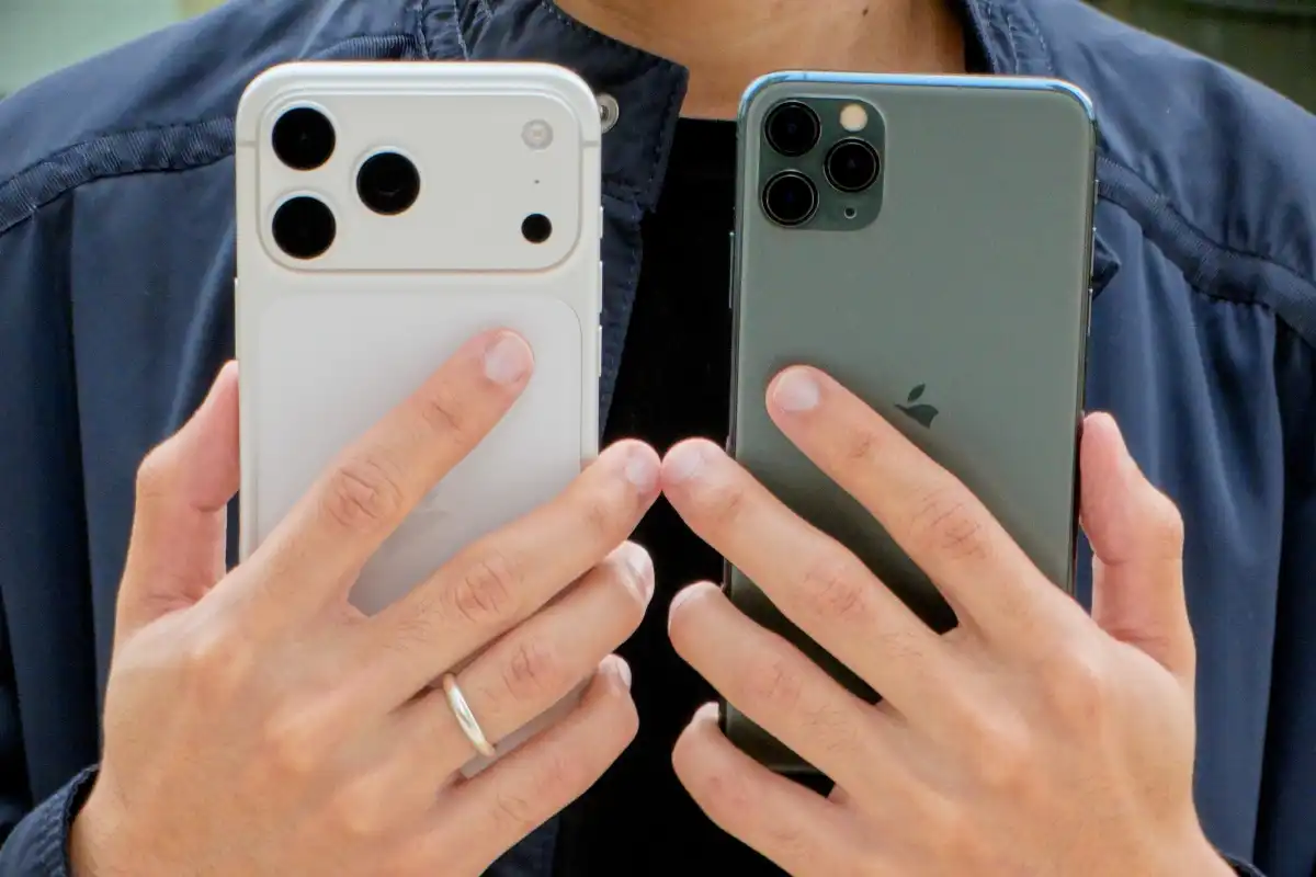 iPhone 11 Pro Max vs 18 Pro Max.png