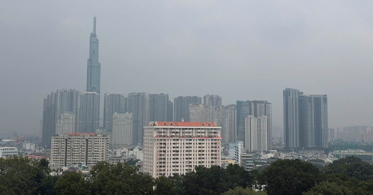 Unusual haze blankets Ho Chi Minh City for days, expert says