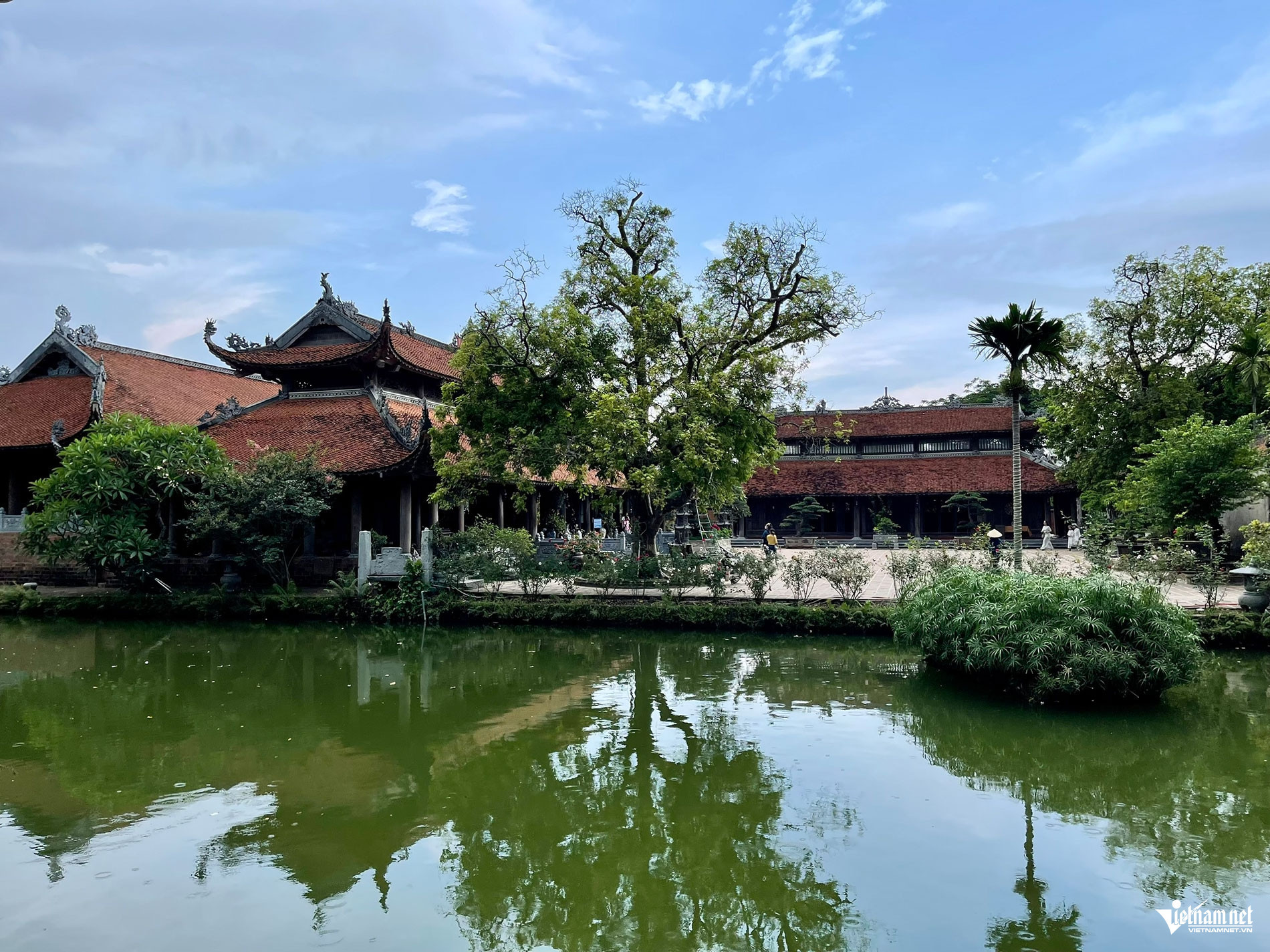 nom pagoda2.jpg