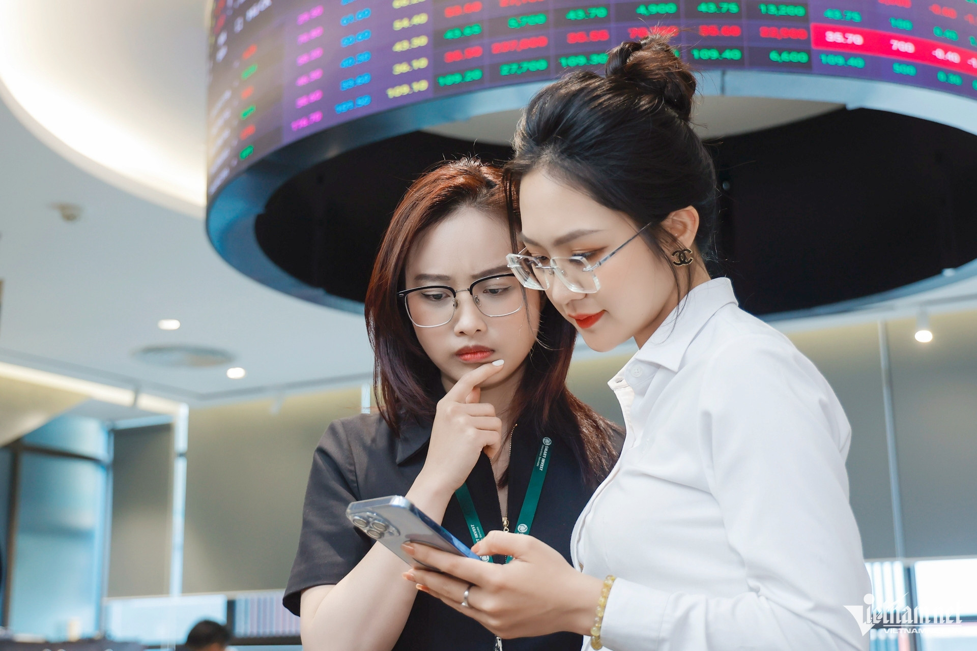 27 VN stocks join FTSE Index: Who benefits most from $1.5B inflows?