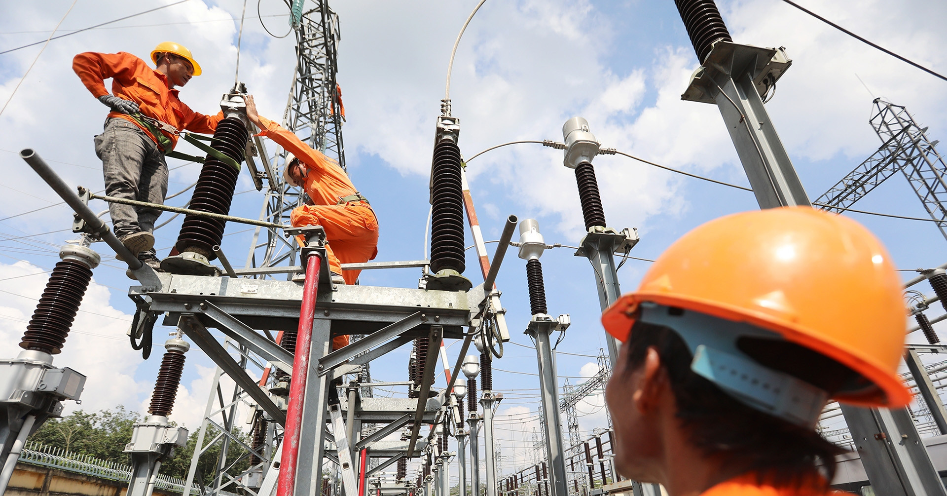 Vietnam proposes peak and off-peak electricity pricing for households