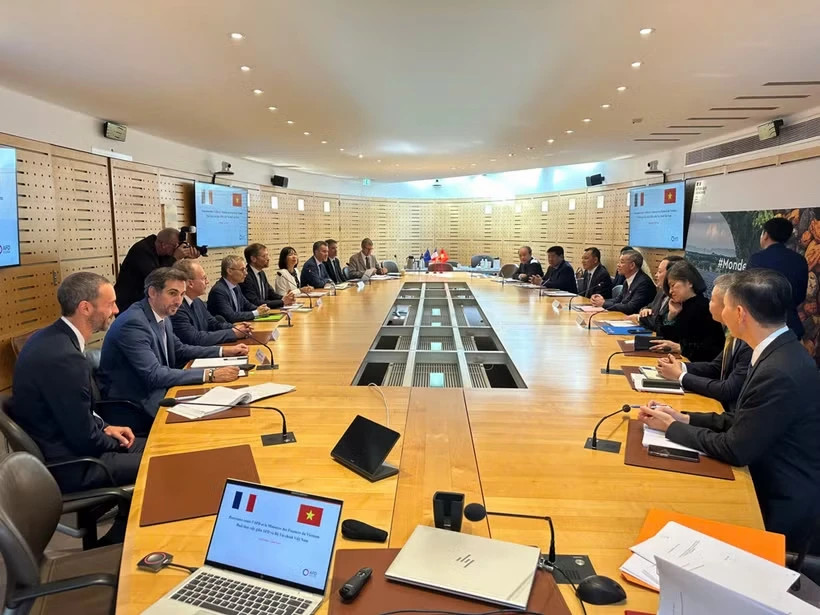 Finance Ministry to hold non-deal roadshow for international investors