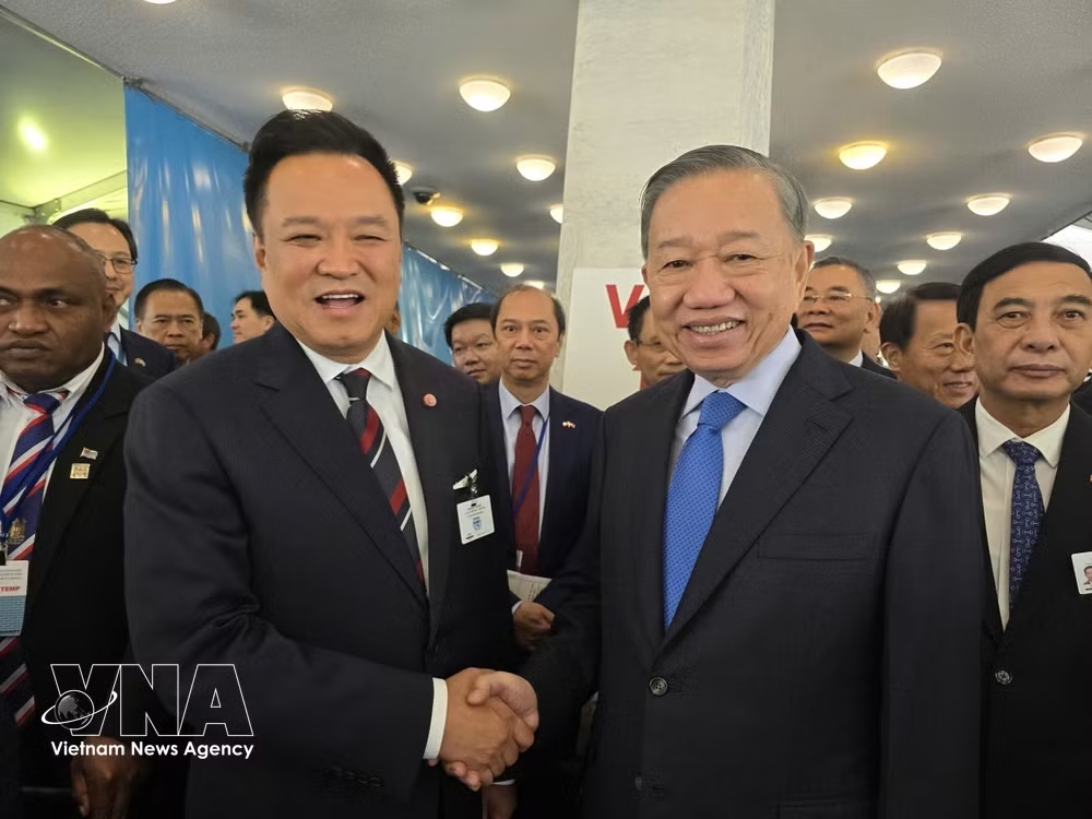 vnanet-general-secretary-and-president-to-lam-meets-thai-prime-minister.jpg