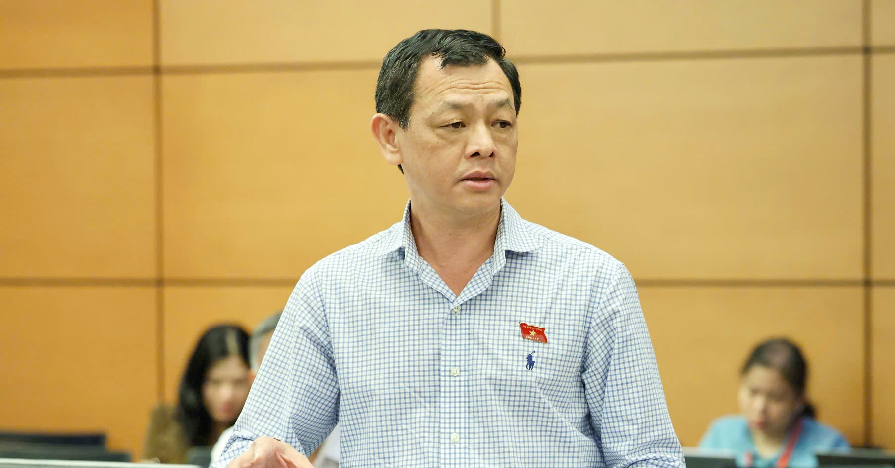 Vietnam deputy health minister Nguyen Tri Thuc steps down