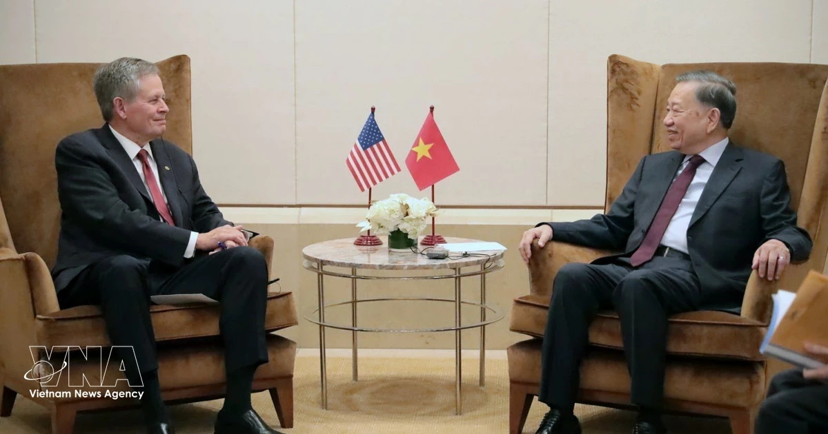 Vietnam’s top leader meets US Senator Steve Daines in New York
