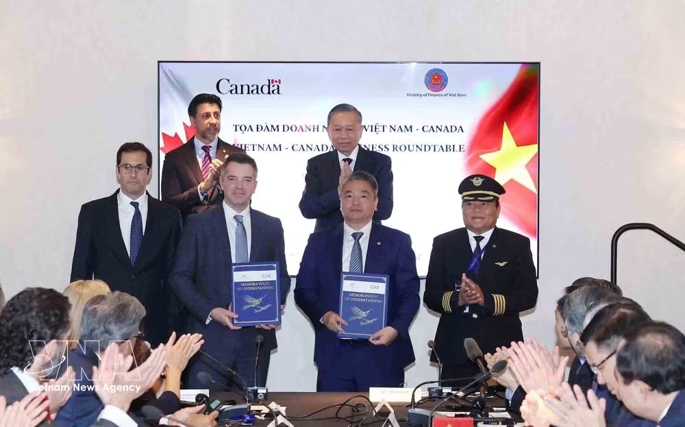 General Secretary and President To Lam attends VN-Canada business roundtable