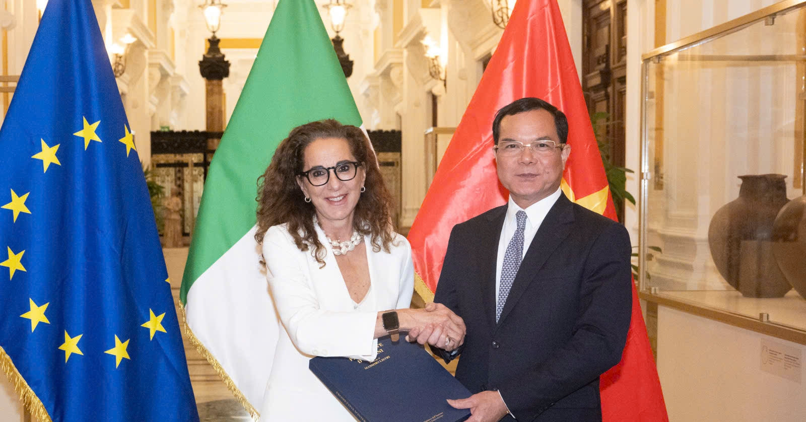 Vietnam, Italy seek closer cooperation on religion, ethnic minorities