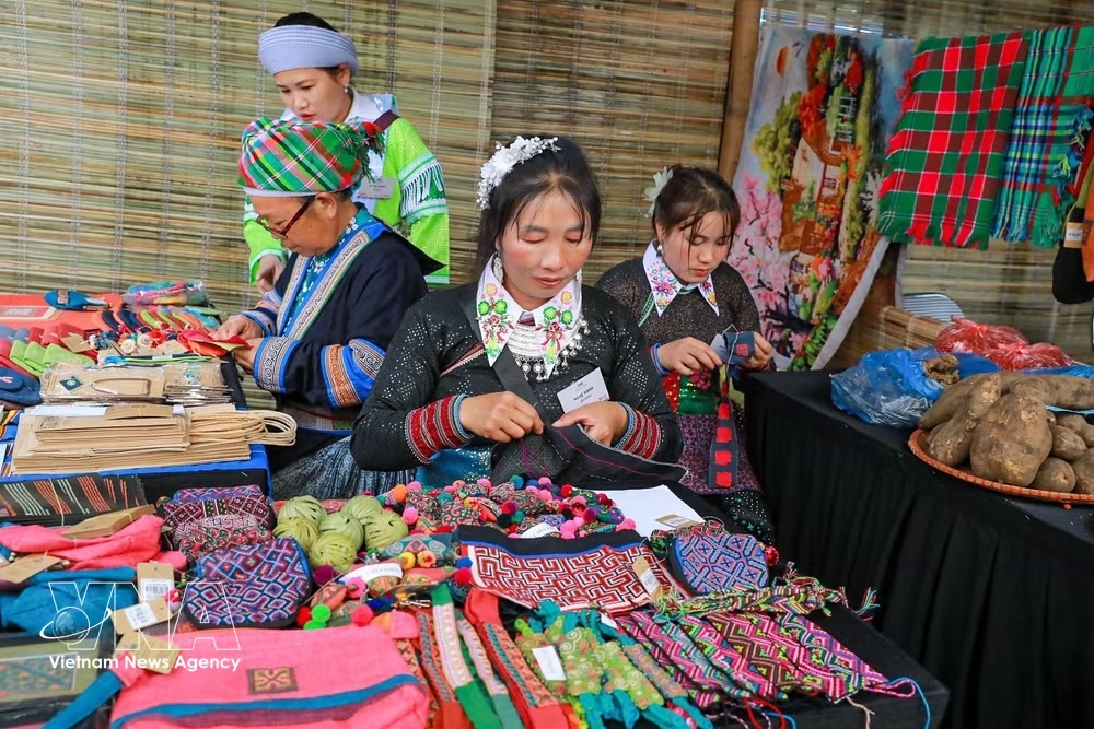 vnanet_nguoi-mong-trang-lao-cai.jpg