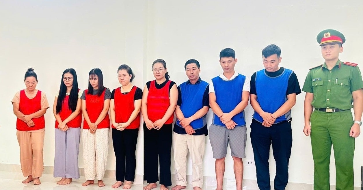 Vietnam police raid eight sites in fake An Cung pill investigation