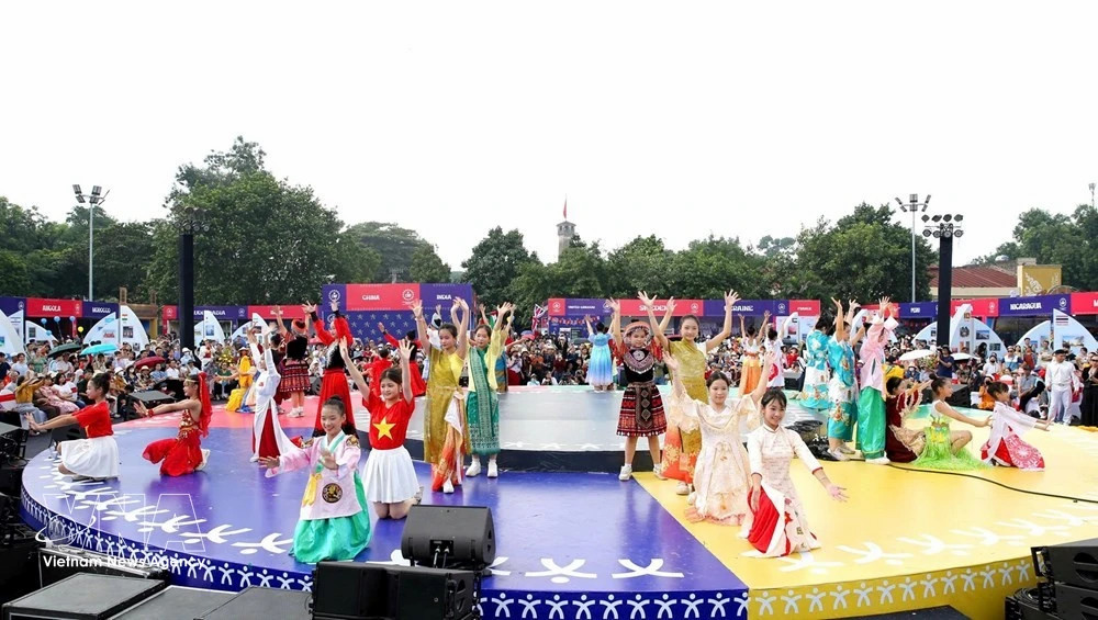 World Culture Festival brings vibrant global showcase to Hanoi