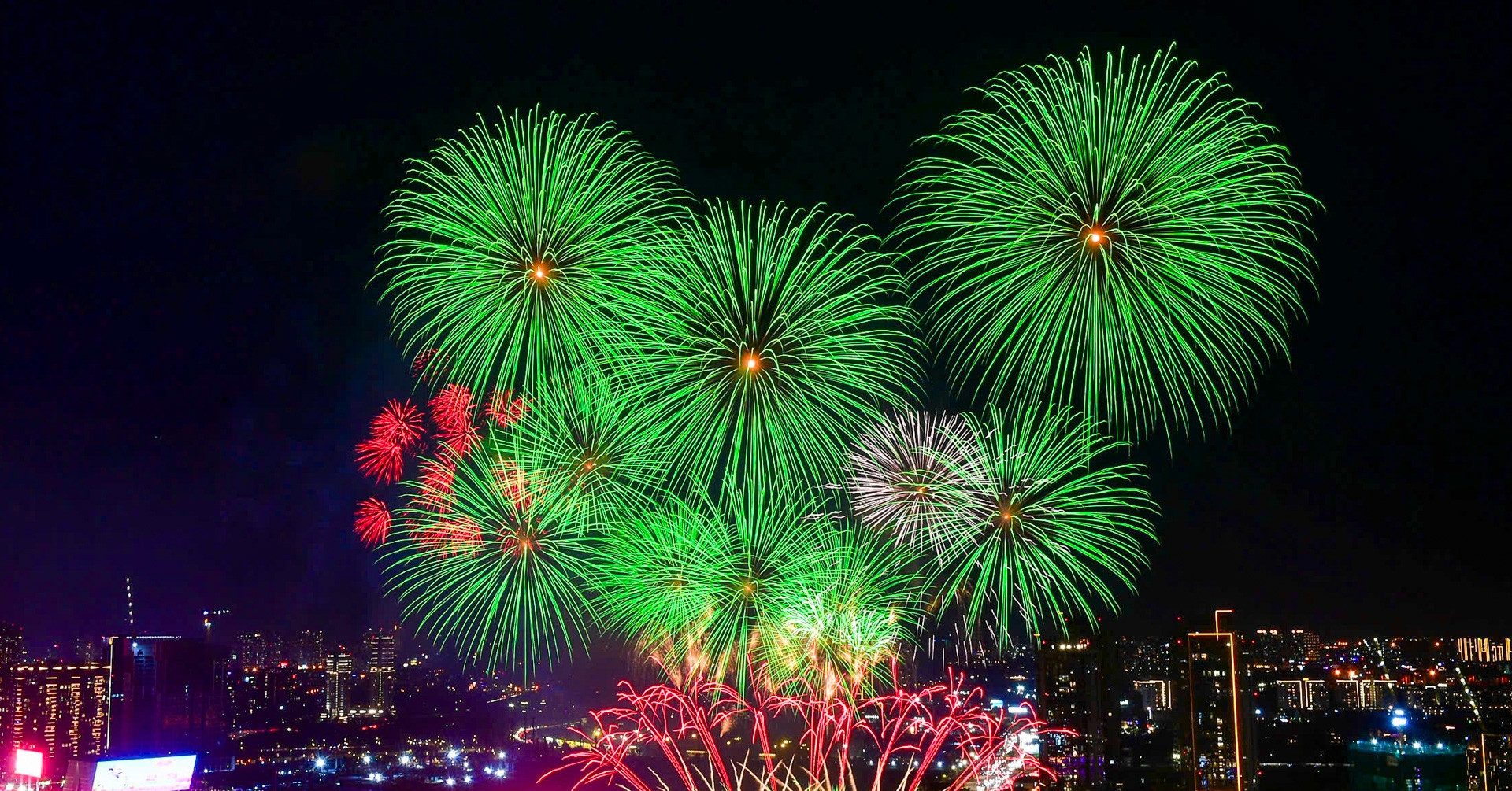 Fireworks light up Hanoi and Ho Chi Minh City for National Day