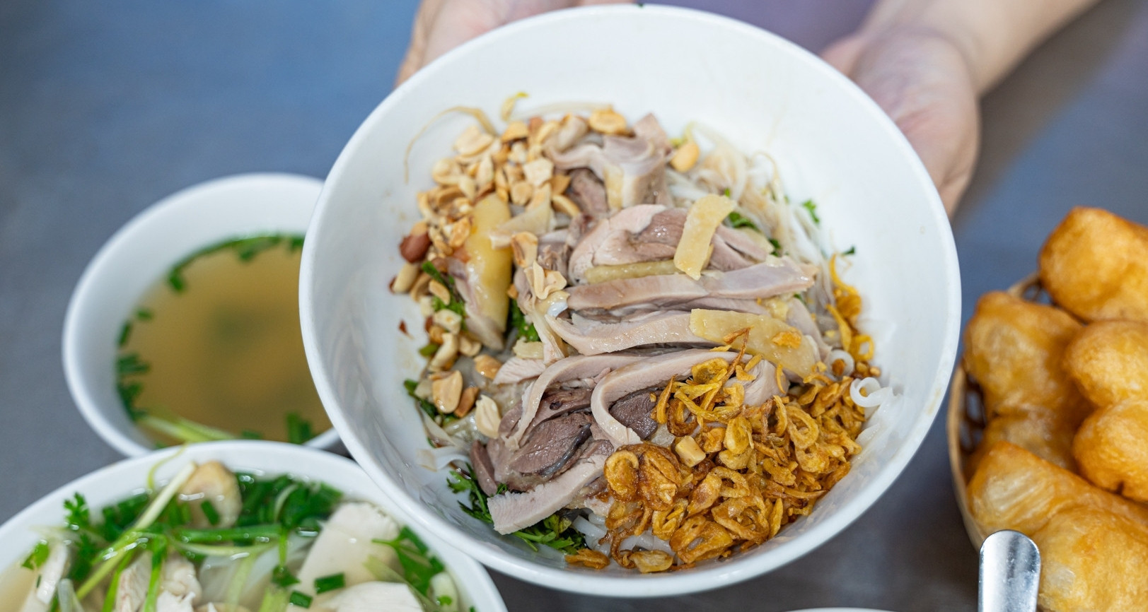 Hanoi chicken pho goes viral on Chinese social media