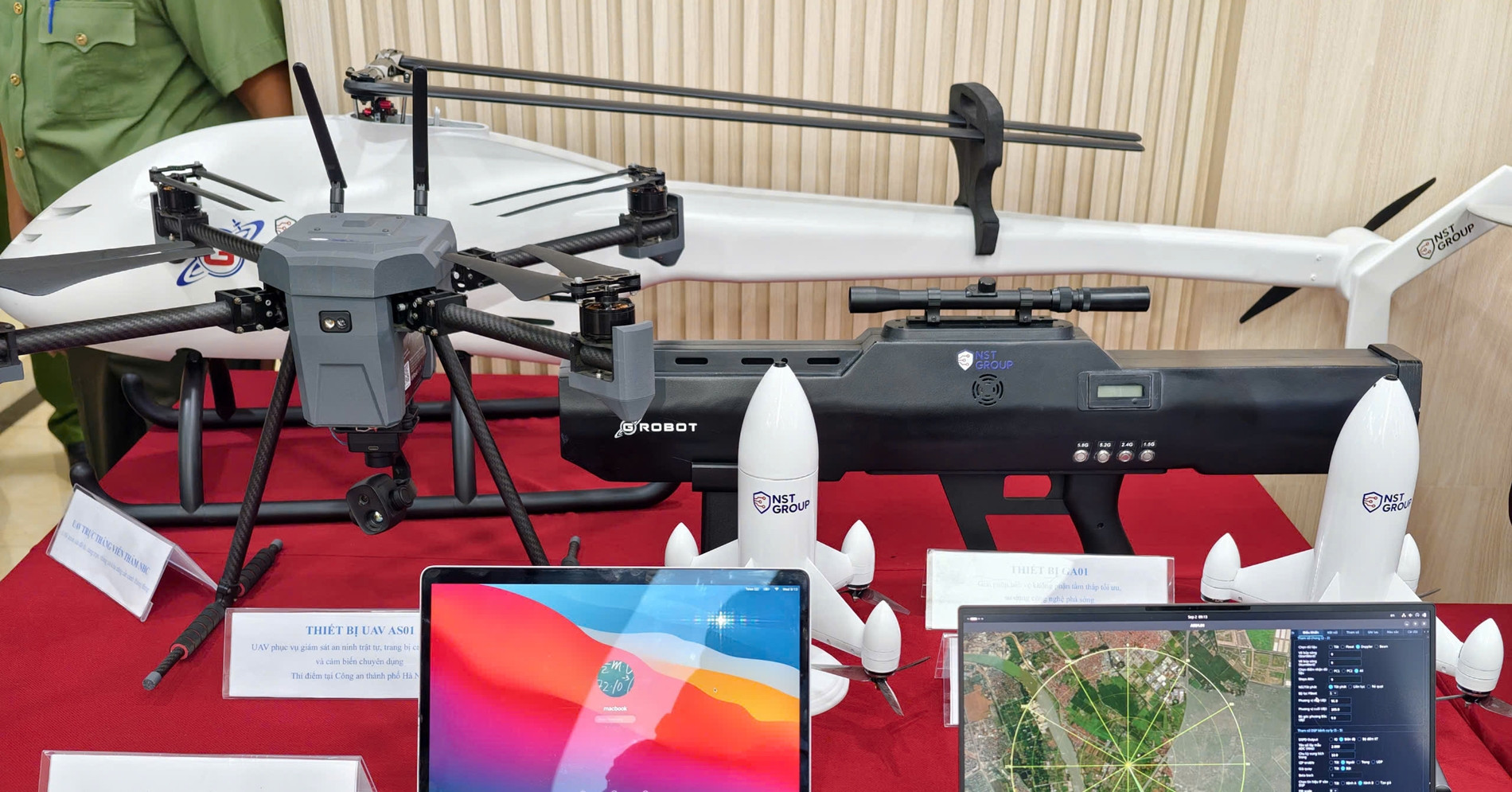 Hanoi police launch smart app, surveillance UAVs