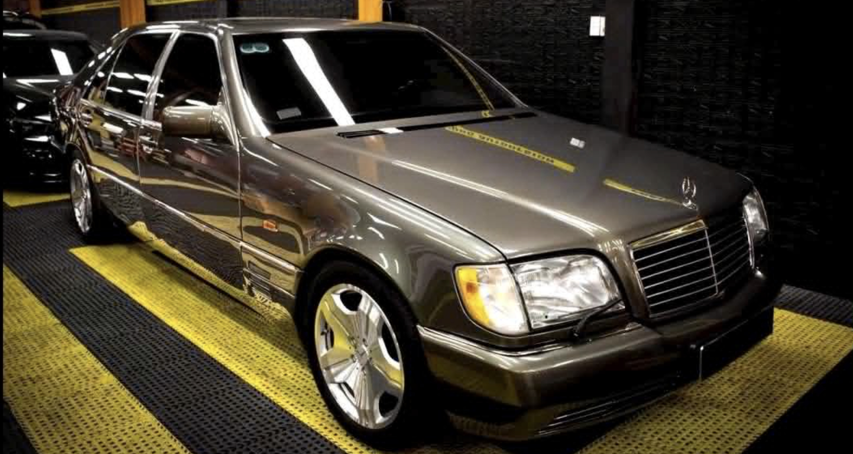 Original 1995 Mercedes-Benz S600 W140 V12 is a rare find in Vietnam