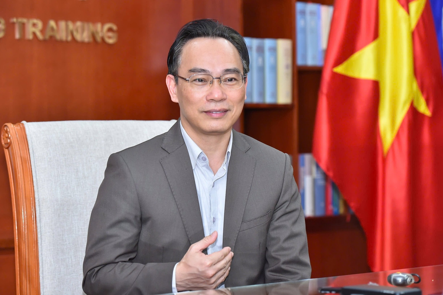 Bộ trưởng Hoàng Minh Sơn.jpg