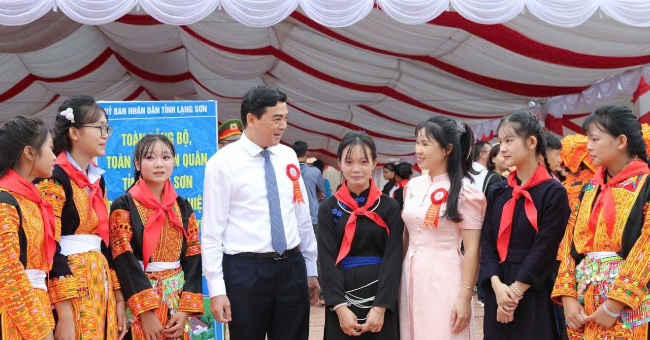 Vietnam opens modern boarding schools in remote border communities