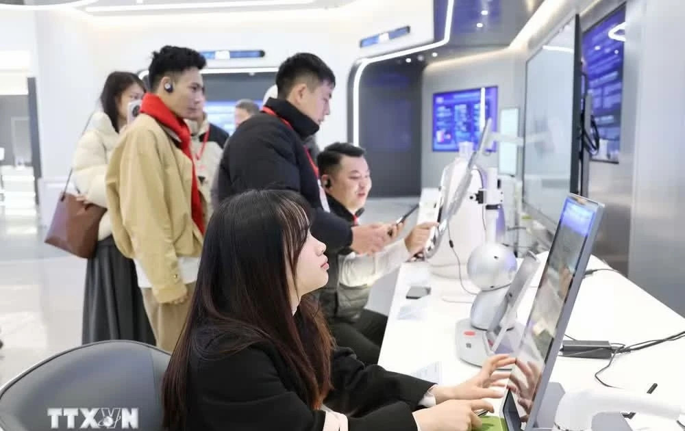 China’s Guangxi fosters AI cooperation with Vietnamese localities