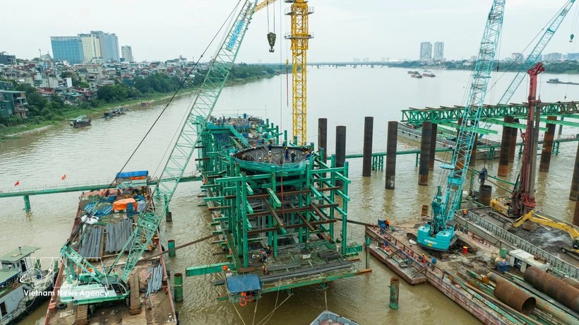 Hanoi accelerates construction of seven Red River bridges for APEC 2027