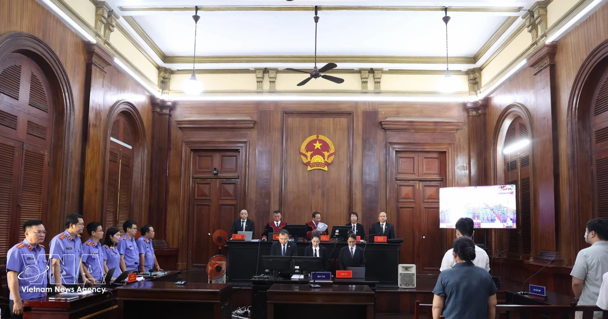 11 sentenced to death in drug trafficking case involving flight attendants