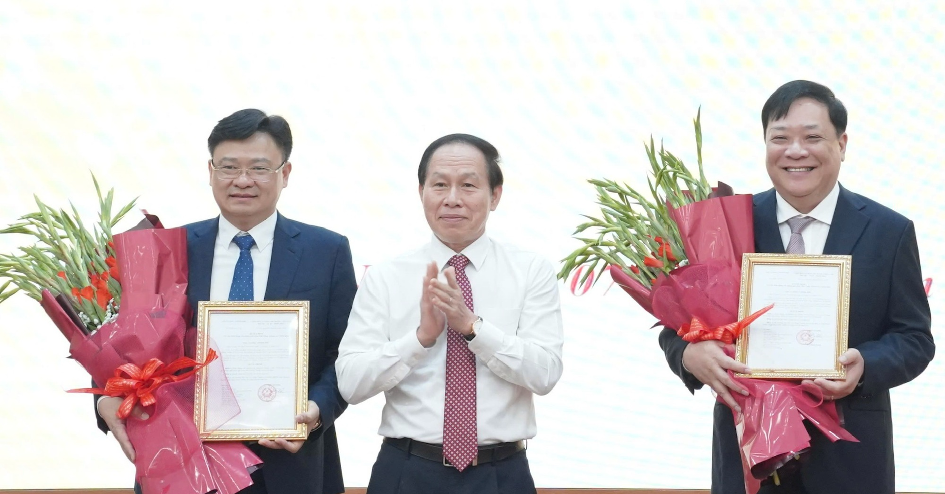 Two senior officials appointed deputy inspectors general of Vietnam