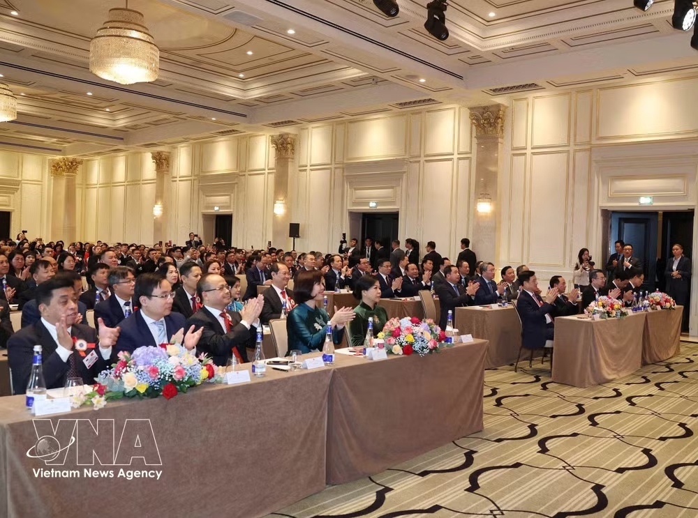 vnanet-potal-general-secretary-president-to-lam-vietnamese-community-2.jpg